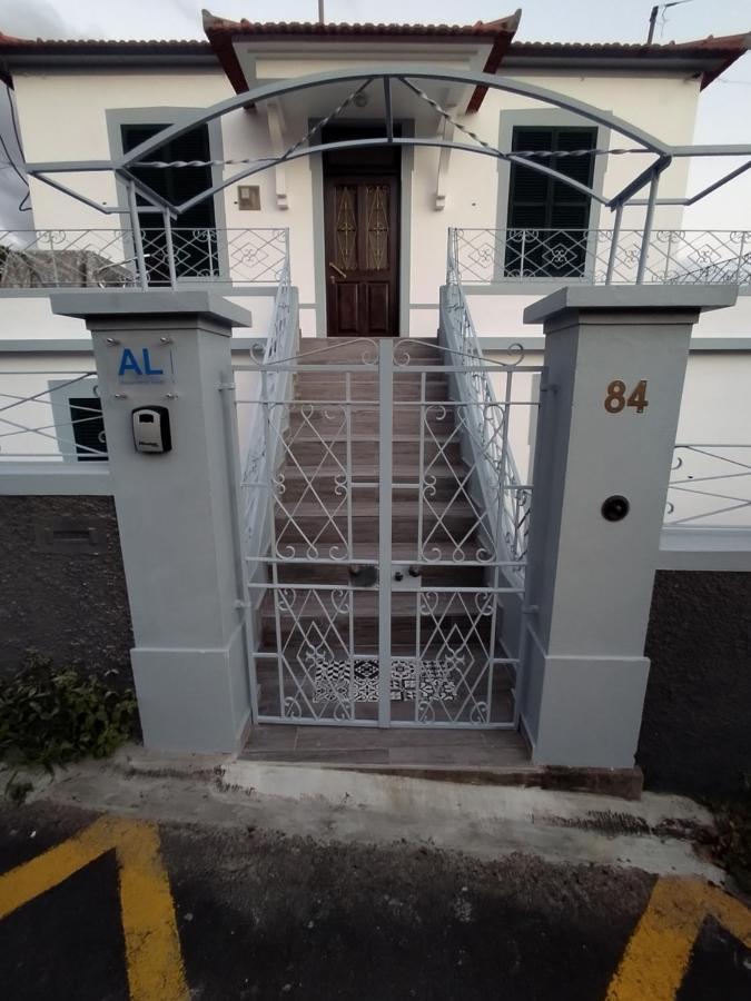 Bus Stop House 84 فونشال المظهر الخارجي الصورة